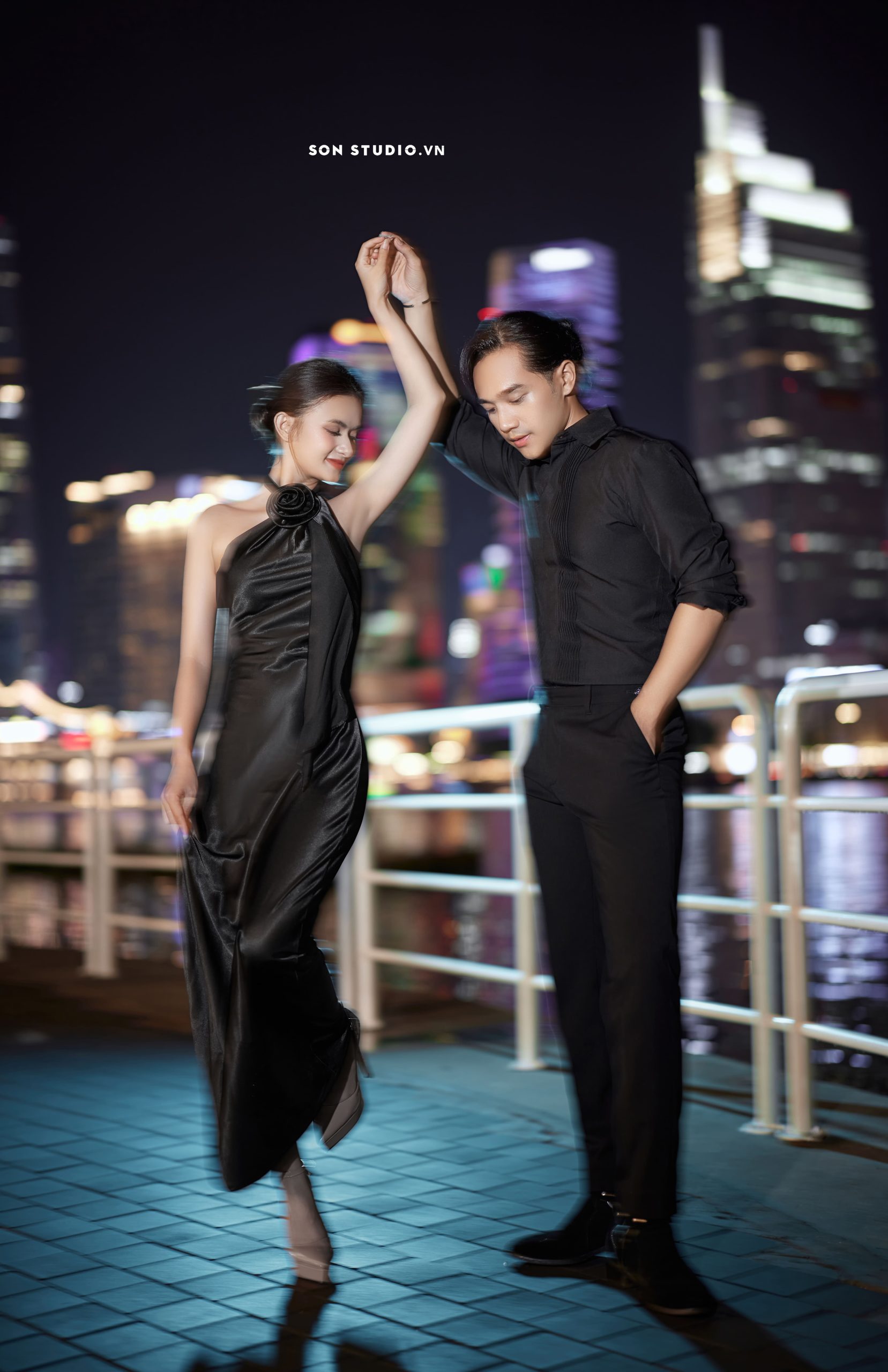 tạo dáng chụp ảnh cưới