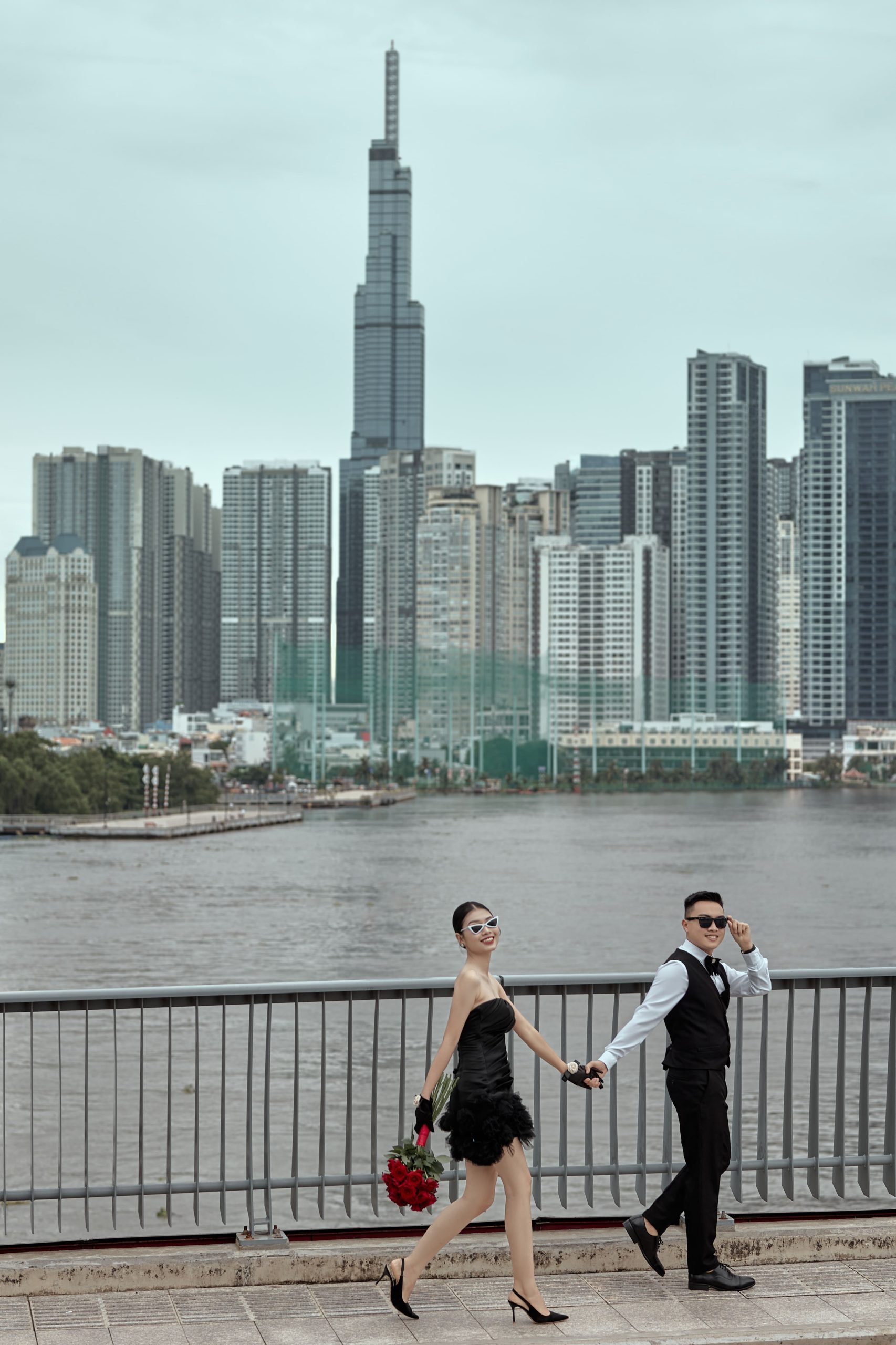 tạo dáng chụp ảnh cưới
