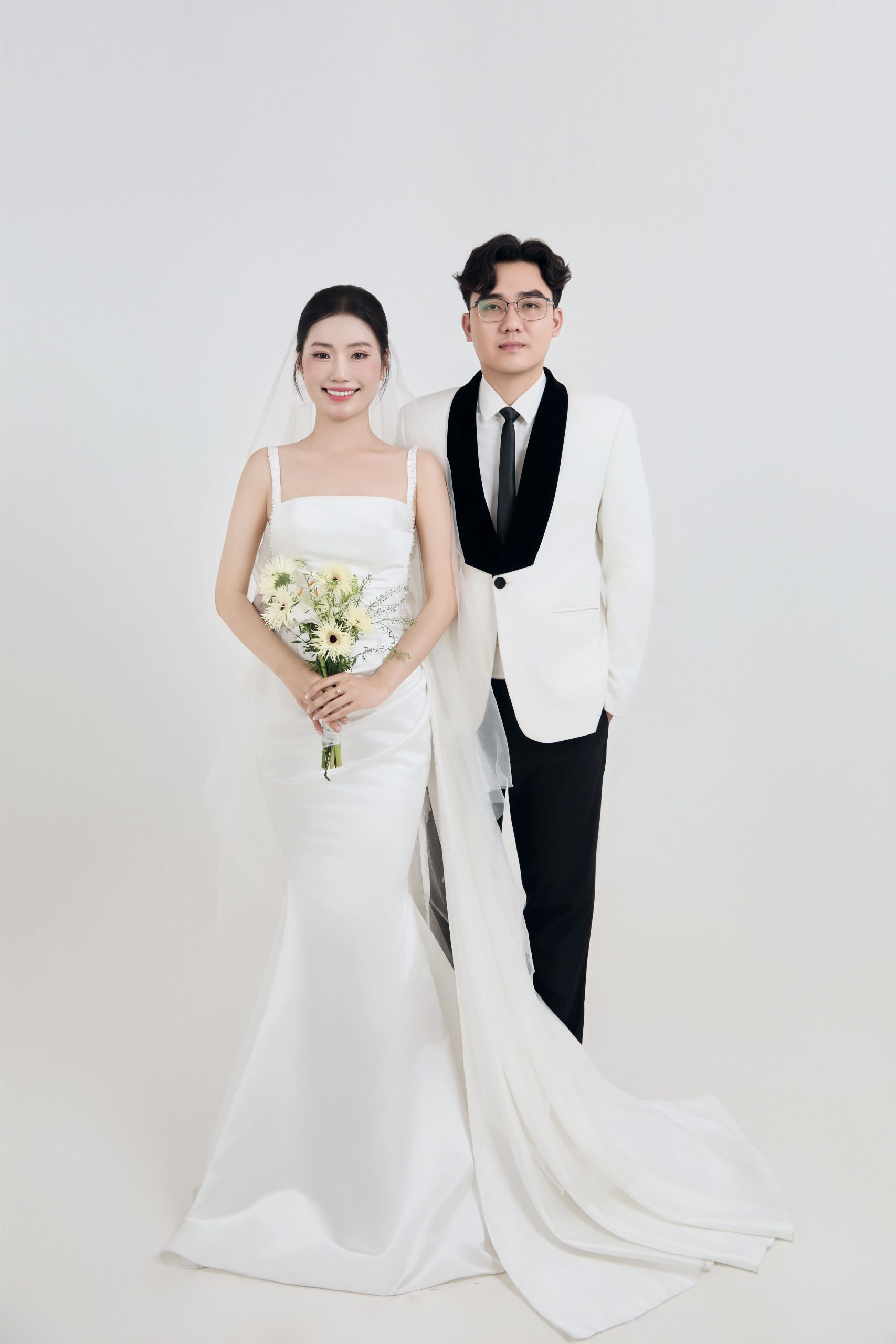 Tại sao 60x90cm là kích thước "vàng" cho hình cổng cưới?