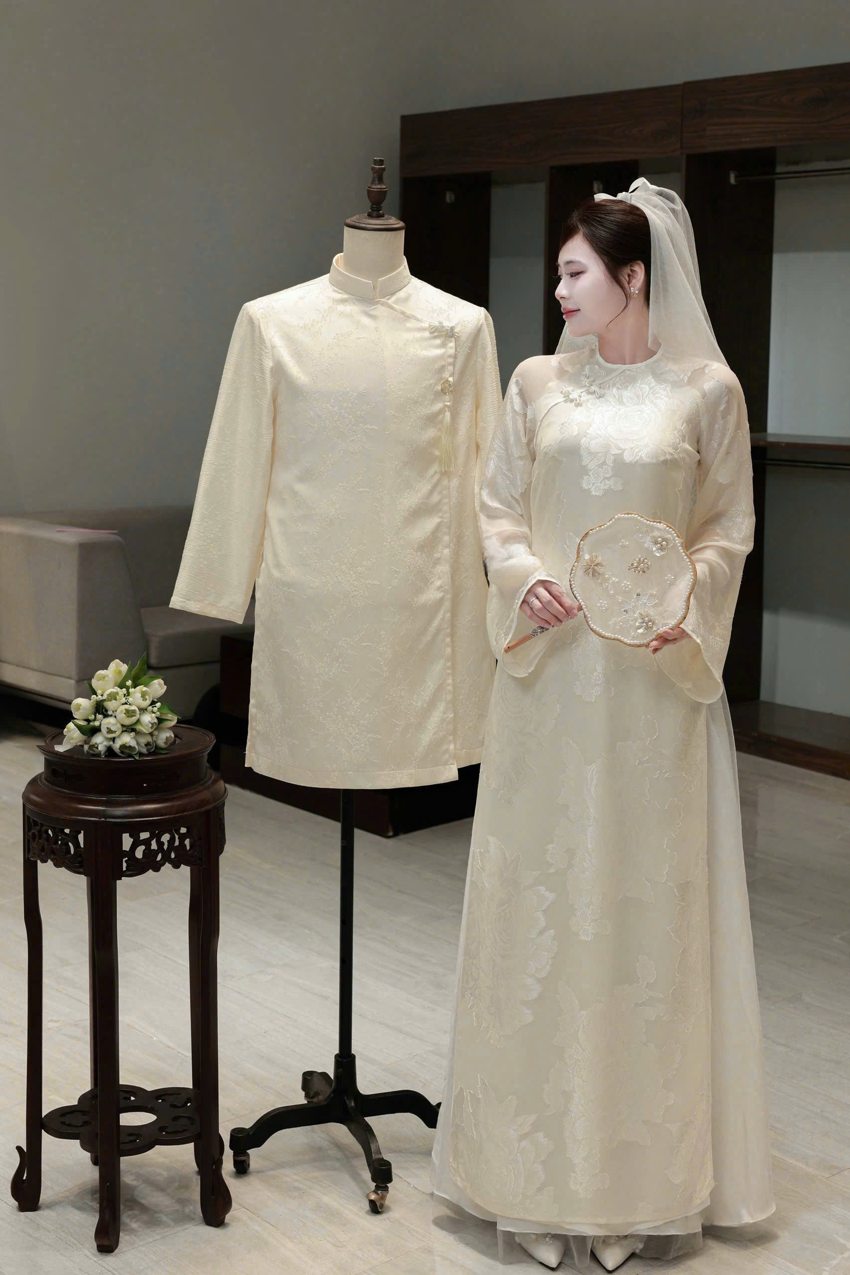 Ý Tưởng Chụp Ảnh Cưới Áo Dài Trong Studio Cổ Điển Và Hiện Đại