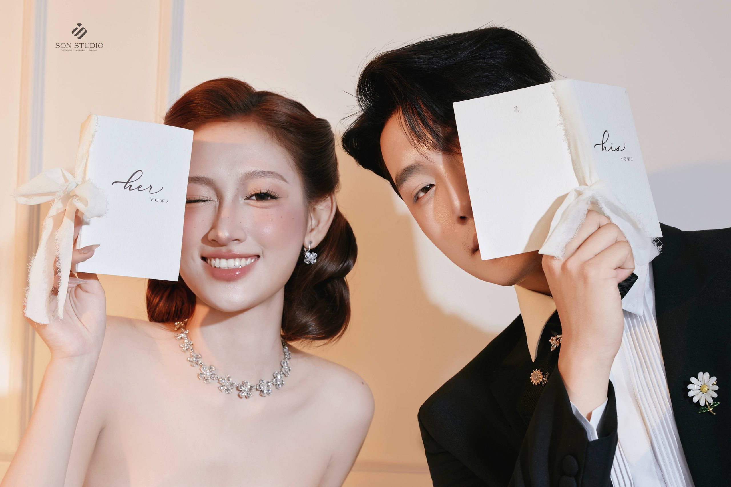 Top 50+ Tư Thế Chụp Ảnh Cưới Đẹp Trong Studio 2026