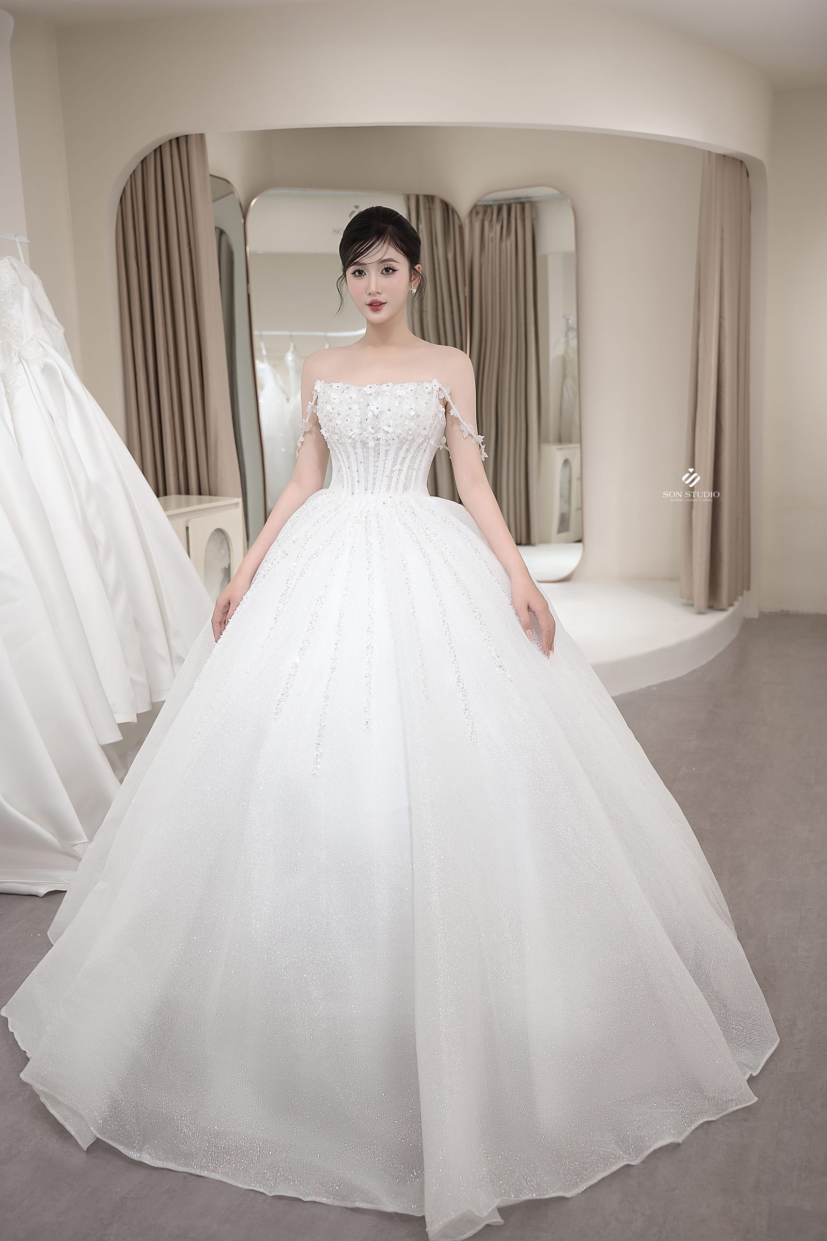 giá váy cưới