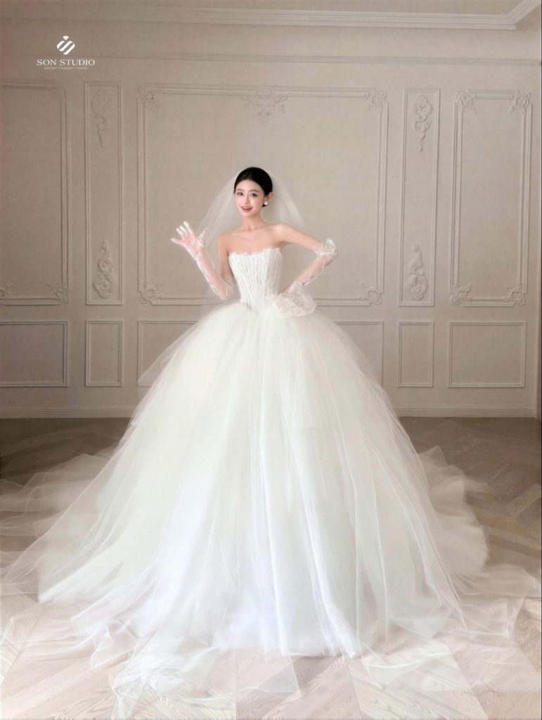 váy cưới quây quận 2