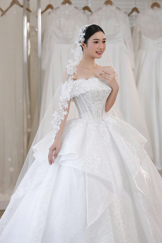 váy cưới đuôi cá trễ vai váy cưới đuôi cá trễ vai